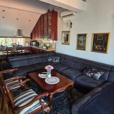 别墅 Maslina Petraca